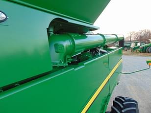 Main image John Deere S780 13