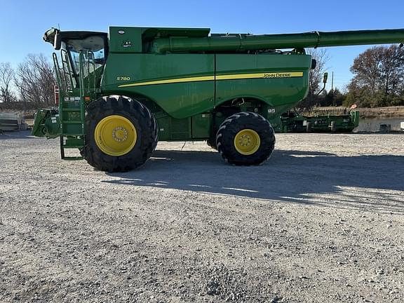 Image of John Deere S780 equipment image 2