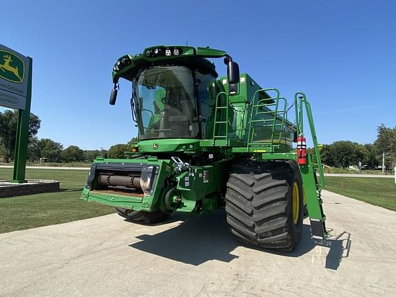 Image of John Deere S780 equipment image 1