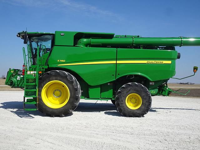 Image of John Deere S780 equipment image 2