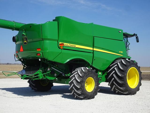 Image of John Deere S780 equipment image 4