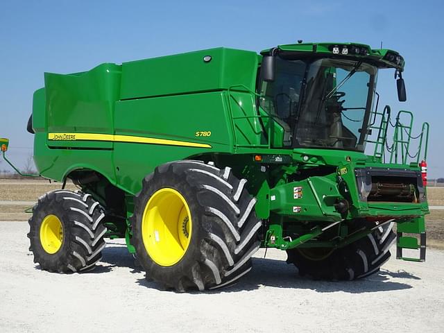 Image of John Deere S780 equipment image 1