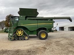 Image of John Deere S780 equipment image 1
