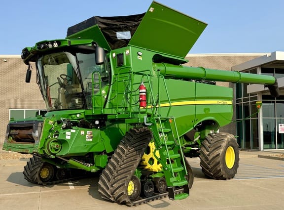 2023 John Deere S780 Equipment Image0