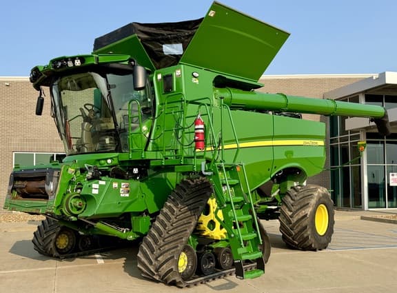 Image of John Deere S780 Primary image