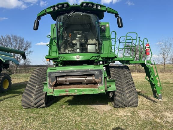 Image of John Deere S780 equipment image 1