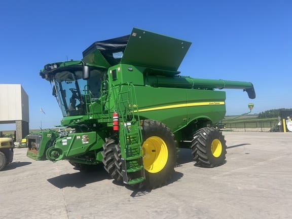 Main image John Deere S780