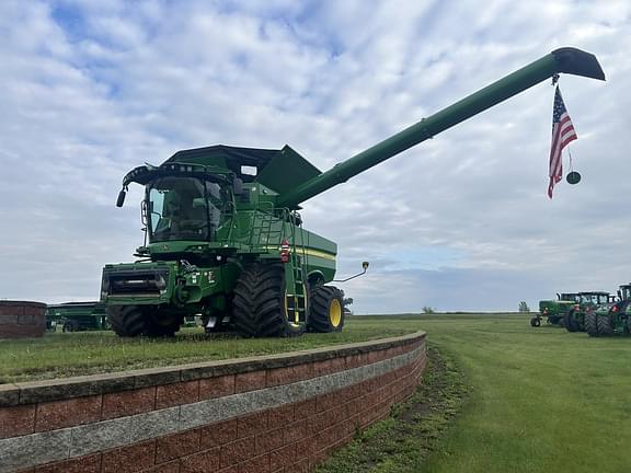 Image of John Deere S780 equipment image 3