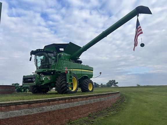 Image of John Deere S780 Primary image