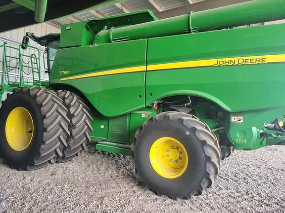 Image of John Deere S780 equipment image 2