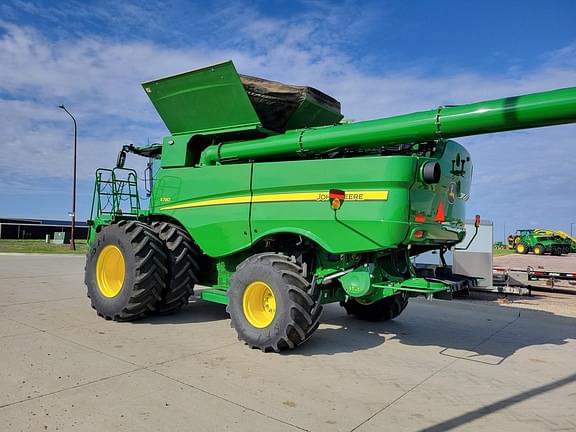 Image of John Deere S780 equipment image 2