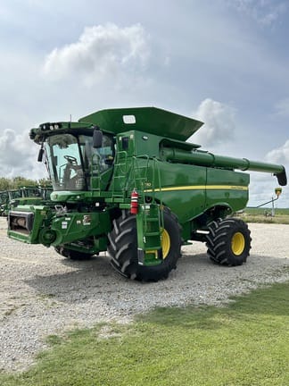 2023 John Deere S780 Equipment Image0