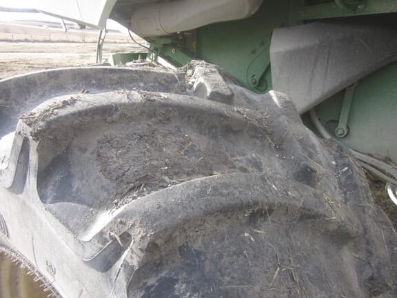 Image of John Deere S780 Image 1