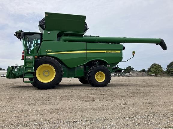 Image of John Deere S780 Primary image