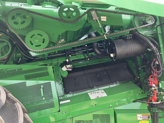 Image of John Deere S780 equipment image 1