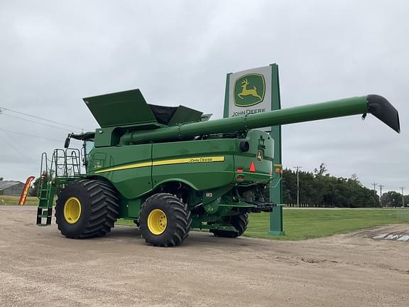 Image of John Deere S780 equipment image 3