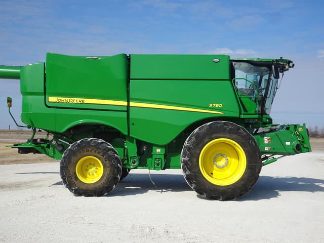 Image of John Deere S780 equipment image 4
