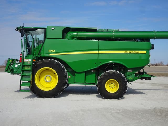 Image of John Deere S780 equipment image 2
