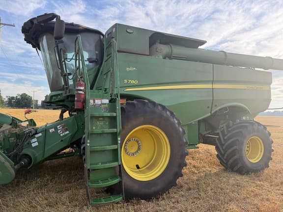 Image of John Deere S780 equipment image 2