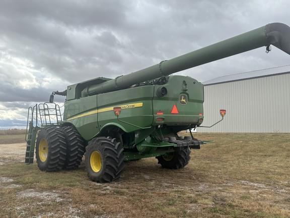 Image of John Deere S780 equipment image 2