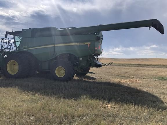 Image of John Deere S780 equipment image 1