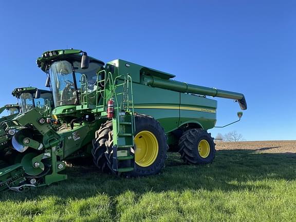 Image of John Deere S780 equipment image 1