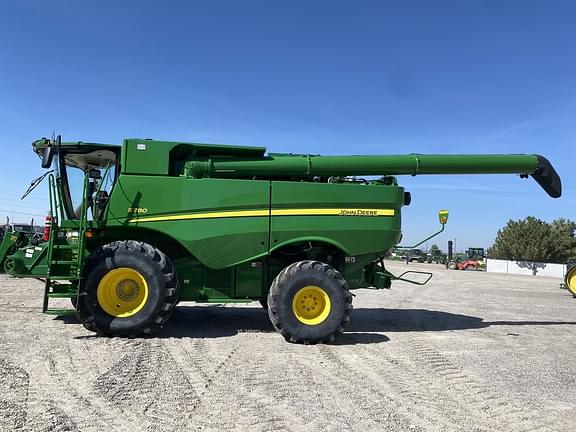 Image of John Deere S780 equipment image 1