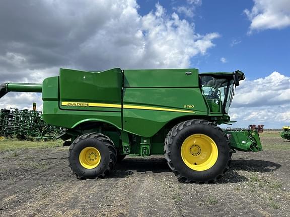 Image of John Deere S780 equipment image 1