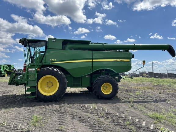 2023 John Deere S780 Equipment Image0