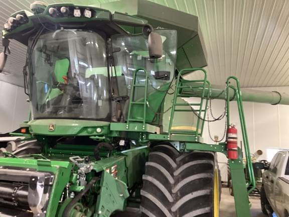 Image of John Deere S780 equipment image 2
