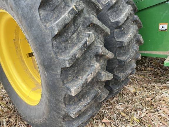 Image of John Deere S780 equipment image 2