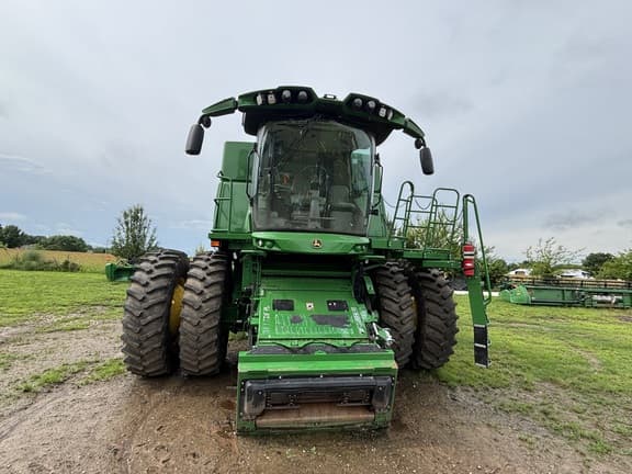 Image of John Deere S780 equipment image 2