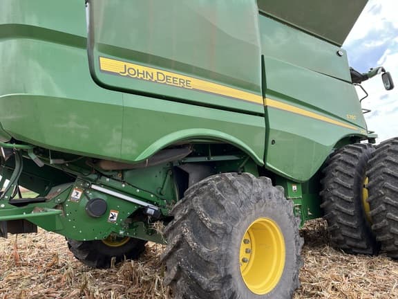 Image of John Deere S780 equipment image 1
