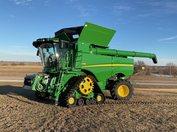 2023 John Deere S780 Equipment Image0
