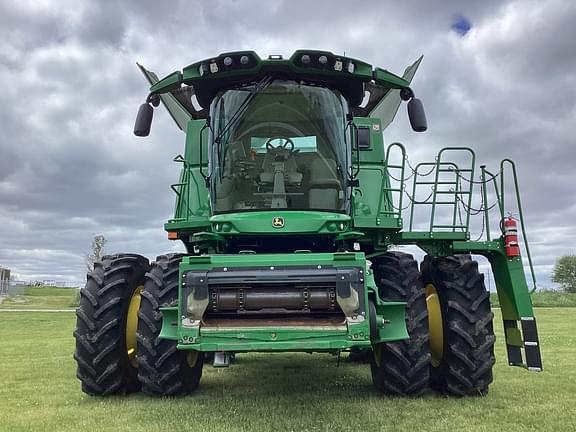 Image of John Deere S780 equipment image 1
