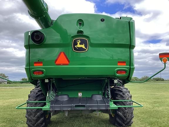 Image of John Deere S780 equipment image 4