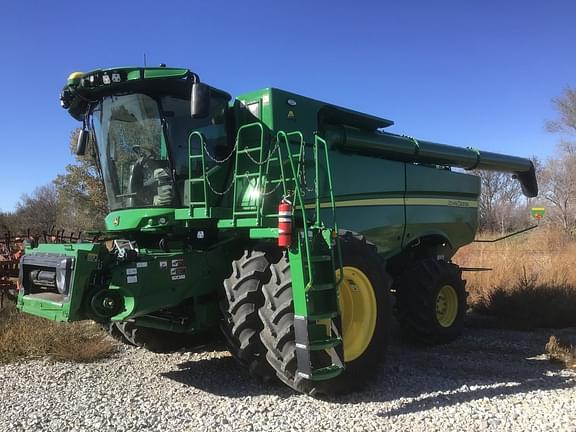 Image of John Deere S780 equipment image 1