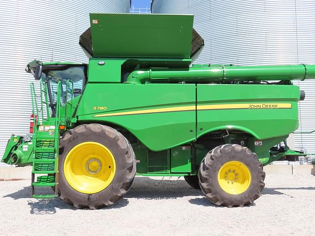 Image of John Deere S780 equipment image 2