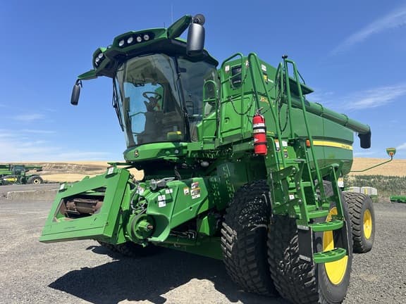 Image of John Deere S780 equipment image 1