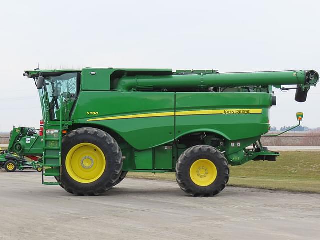 Image of John Deere S780 equipment image 2