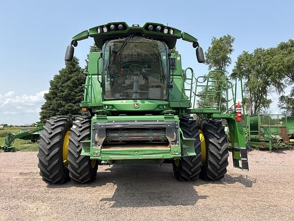 Image of John Deere S780 equipment image 1