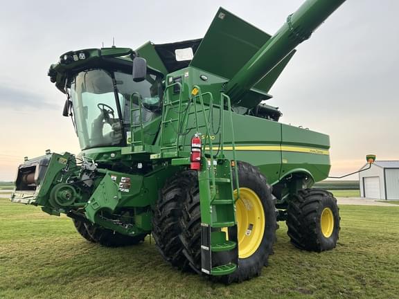 Image of John Deere S780 Primary image