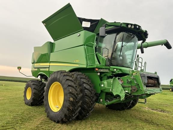 Image of John Deere S780 equipment image 2