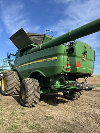 Image of John Deere S780 equipment image 1