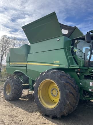 Image of John Deere S780 equipment image 3
