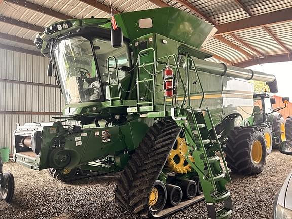 Image of John Deere S780 equipment image 2