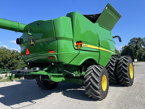 Image of John Deere S780 equipment image 4