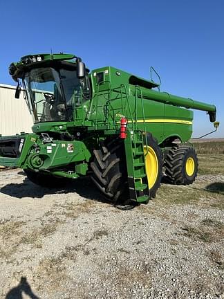 Image of John Deere S780 equipment image 2