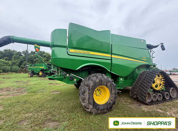 Image of John Deere S780 equipment image 1