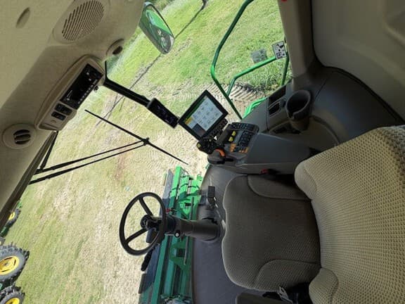 Image of John Deere S780 equipment image 4